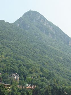 Monte Poncione visto dalla Valganna