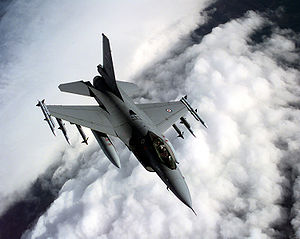 General Dynamics F-16: Zielsetzung und Ursprung, Konstruktion, Versionen