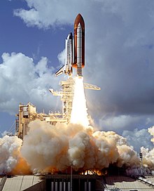 Launch of Space Shuttle Atlantis on STS-34, carrying Galileo into Earth orbit STS-34 Launch 2.jpg