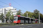 Bonner Stadtbahnwagen 0372 vor der Konzernzentrale der Deutschen Telekom AG