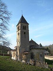 Vue du chevet de la chapelle de Saint-Martin-la-Vallée.