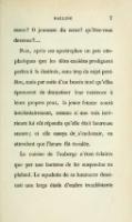 puissance ? Ô jeunesse du cœur ! qu’êtes-vous devenue ?… Puis, après ces apostrophes un peu emphatiques que les têtes exaltées prodiguent parfois à la destinée, sans trop de sujet peut-être, mais par suite d’un besoin inné qu’elles éprouvent de dramatiser leur existence à leurs propres yeux, la jeune femme sourit involontairement, comme si une voix intérieure lui eût répondu qu’elle était heureuse encore ; et elle essaya de s’endormir, en attendant que l’heure fût écoulée. La cuisine de l’auberge n’était éclairée que par une lanterne de fer suspendue au plafond. Le squelette de ce luminaire dessinait une large étoile d’ombre tremblotante