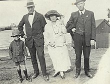 Australian boy wearing tweed bucket hat, 1917 StateLibQld 1 240942 Family day out at Redcliffe, Queensland, ca. 1917.jpg