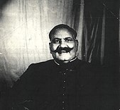 Черно-белая фотография мужчины