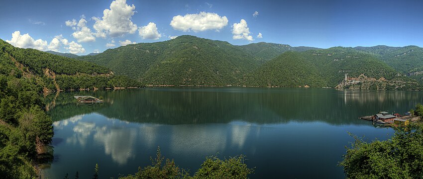 Lacul de acumulare Vacha reservoir