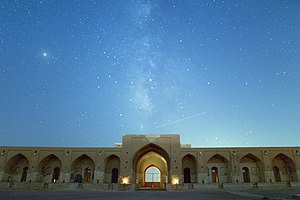 عکس از کاروانسرای ساسانی دیرگچین بر سر راه جاده ابریشم. (جاذبه‌های گردشگری ایران-قم)