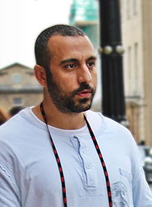 أحمد مازن الشقيري (1973—) إعلامي سعودي من جذور فلسطينية. مقدم برامج فكرية إجتماعية ومضيف السلسلة التليفزيونية خواطر.