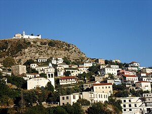 Blick auf den älteren Ortsteil von Dhërmi (2010)