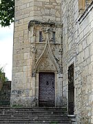 La porte d'une tour.