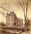 Yale College의 East Divinity Hall(1869년 건축, 철거)
