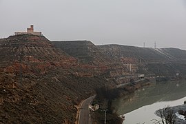 Fortín a veres del ríu Ebro.