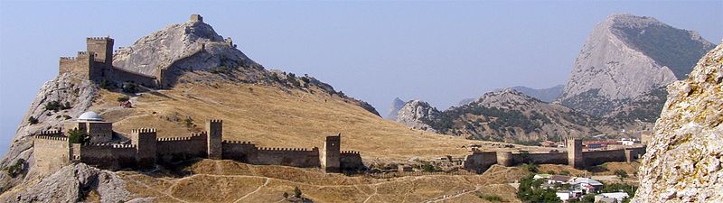 Генуэзская крепость — древнее оборонительное сооружение в Судаке