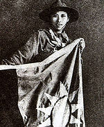 Yang Huimin with the flag