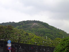 Hidaridaimonji (caractère 大 de gauche) sur le mont Daimonji