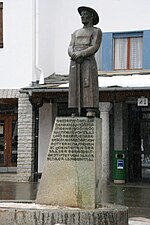 Statue von Johann Josef Imseng auf dem Dorfplatz von Saas Fee