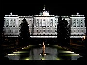 Palais royal de Madrid de nuit