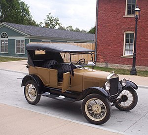 English: Picture of non-black 1927 Model T at ...