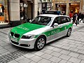 BY Streifenwagen BMW 3er in grün-silberner Farbgebung