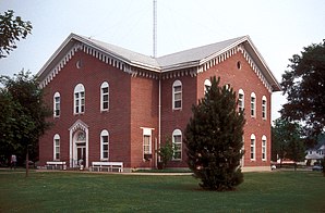 Das Macon County Courthouse in Macon, gelistet im NRHP Nr. 78001668[1]