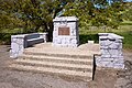 Ein Monument wurde zu Ehren von John C. Frémont errichtet, der hier übernachtet hat.