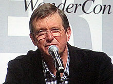 Description de l'image Mike Newell at WonderCon 2010 2.JPG.