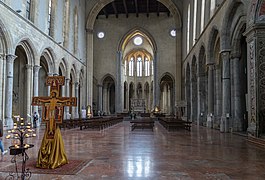 Basílica de San Lorenzo Maggiore (1235-siglo XVIII) en Nápoles, ejemplo único de ábside al gusto gótico francés en Italia