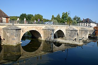 Le pont sur le Loing.