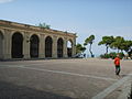 Il piazzale panoramico e il famedio