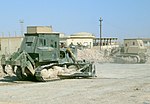 שני דחפורי D7 משוריינים בעיראק