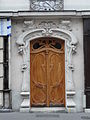 La porte Art nouveau au no 31, rue de Cîteaux.