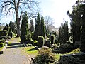 Alleefriedhof, verschiedene Grabmonumente