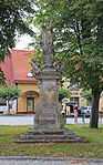 Borohrádek, Náměstí square, statue.jpg