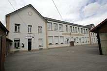 Ang Town Hall ug School of Buire-Le-Sec