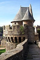 Sommet de la tour vu du chemin de ronde.