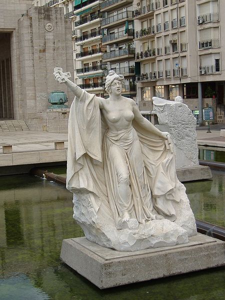 Archivo: Estatuas de Lola Mora 2.jpg