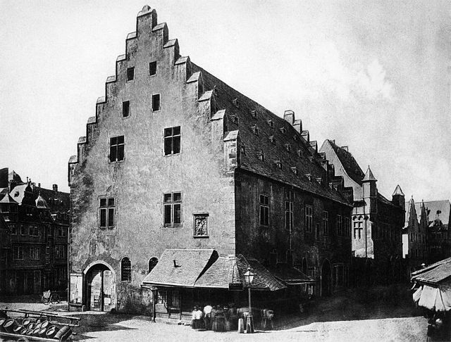 Stadtwaage neben dem Leinwandhaus