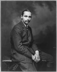 Gould noin vuonna 1920