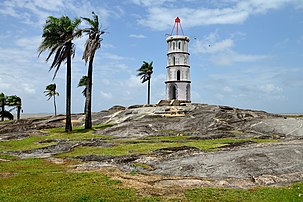 La tour Dreyfus à Kourou en Guyane. (définition réelle 4 416 × 2 947)