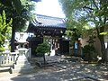 神社の門。