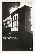 Палаючы будынак уначы 2 мая 1943