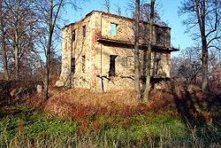 Dilapidated manor from the 16th century