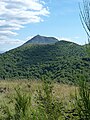 En premier plan le Pariou (1 209m)