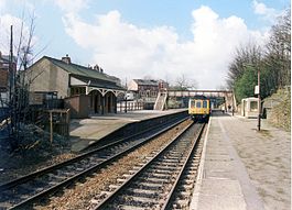 Reddish North railway station in 1989.jpg