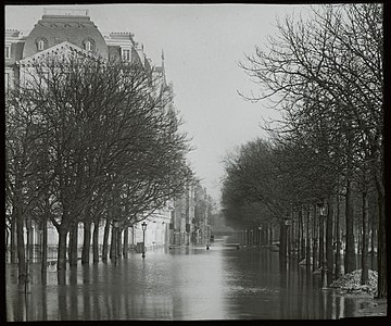 Gatan vid Seines översvämning år 1910.