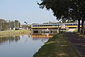 A Meppel, nei Paesi Bassi in presenza di un ponte girevole la linea di contatto termina prima del ponte e riparte subito dopo esser giunti sull'altra sponda. Nell'immagine il treno ha il pantografo alzato ma la catenaria non c'è.