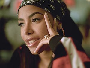 http://upload.wikimedia.org/wikipedia/commons/thumb/1/17/Aaliyah_Dana_Haughton_02.jpg/300px-Aaliyah_Dana_Haughton_02.jpg