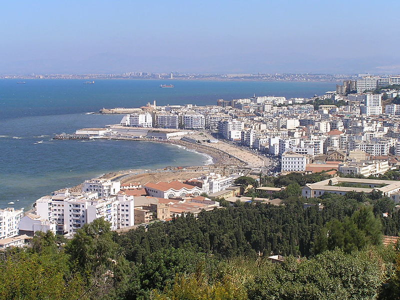 800px Algiers coast 世界1住みやすい都市ランキング発表！