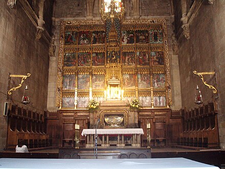 Retable majeur de l'église Saint-Thomas, déplacé en 1920 dans la Basilique de San Isidoro de León, formé de 24 tableaux peints par Lorenzo de Ávila, Antonio Vázquez et Andrés de Melgar.