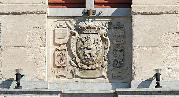 Les armes de Brabant avant la restauration de 2012.