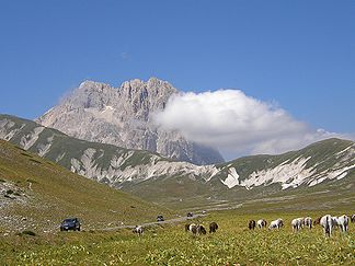 Campo Imperatore mit dem Corno Grande im Massiv des Gran Sasso